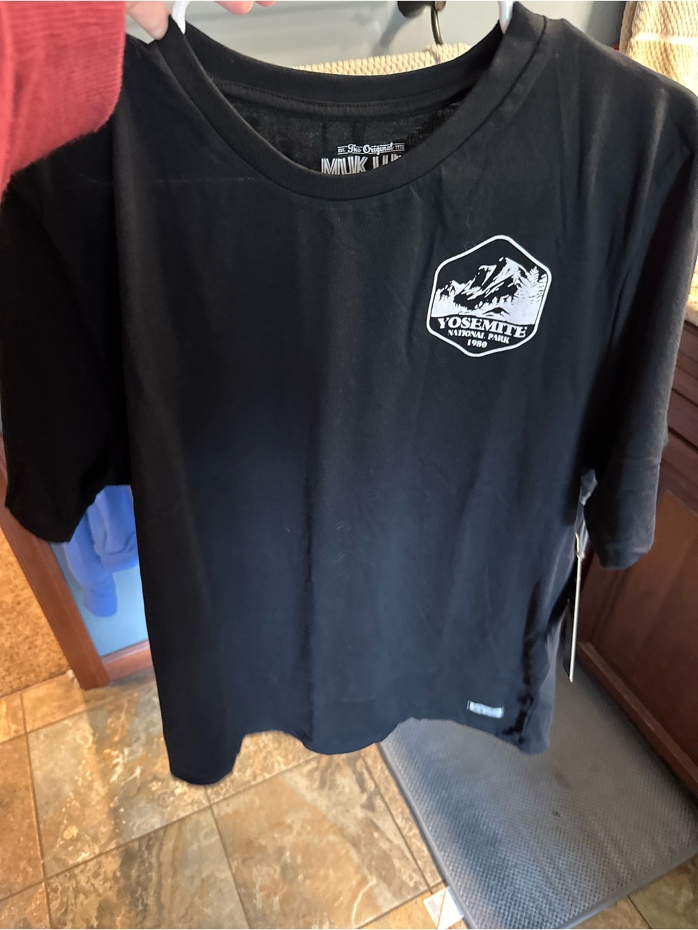 NEW Muk Luks Men’s XL Black Short-Sleeve Graphic Tee